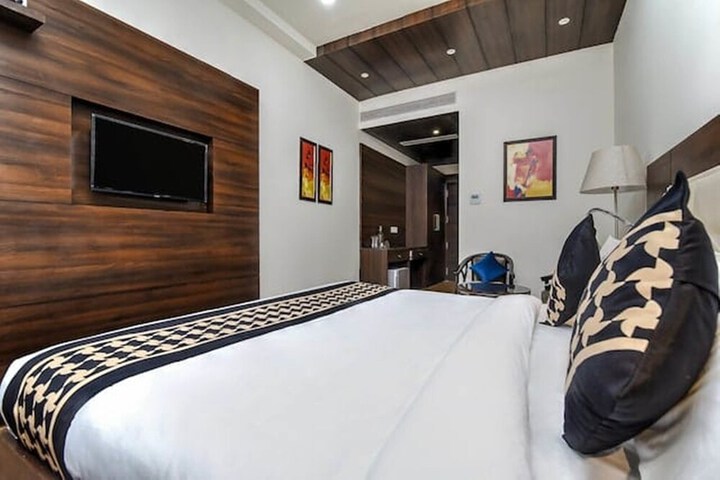 Room 18 of 52