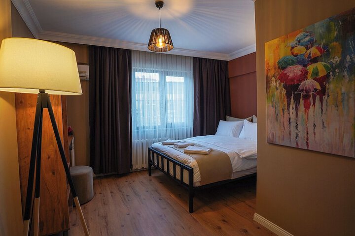 Room 12 of 37