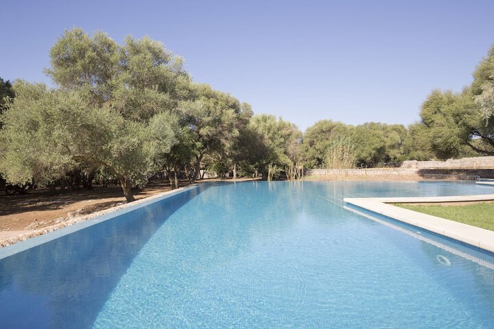 Pools & Facilities