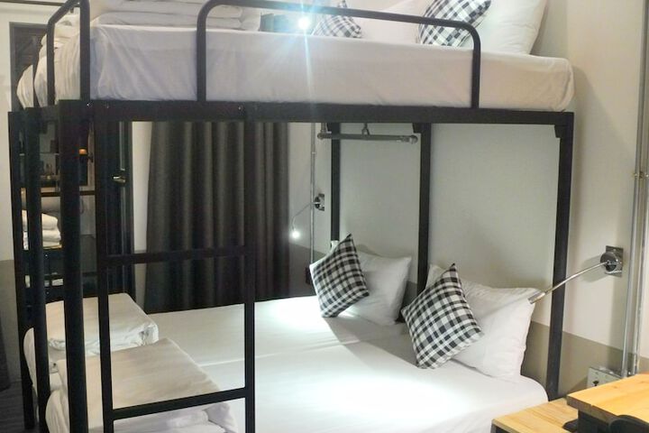 Room 21 of 107