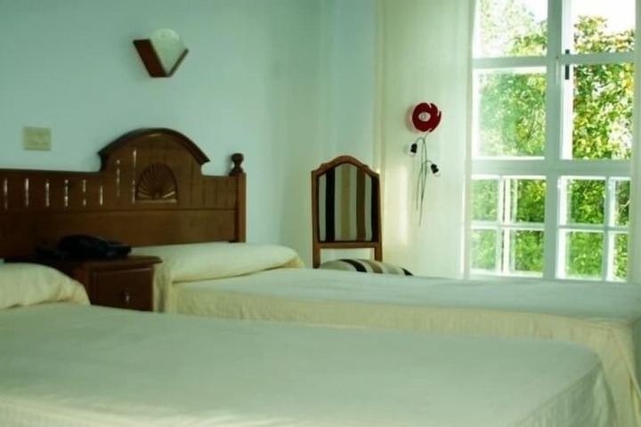 Room 6 of 16