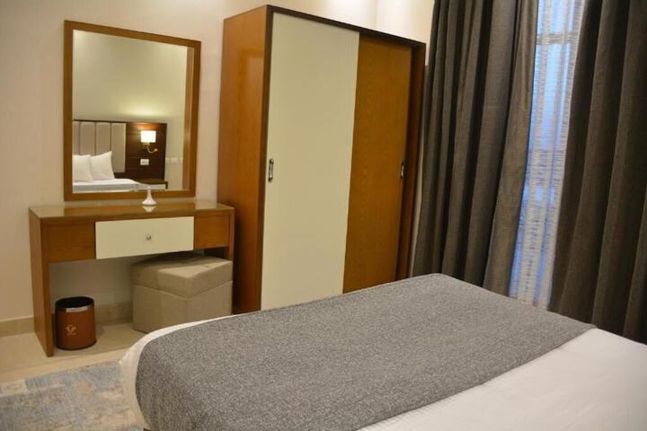 Room 7 of 37