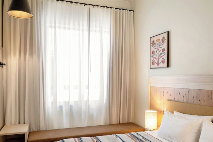 Room 18 of 66