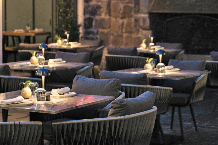 Dining 43 of 84