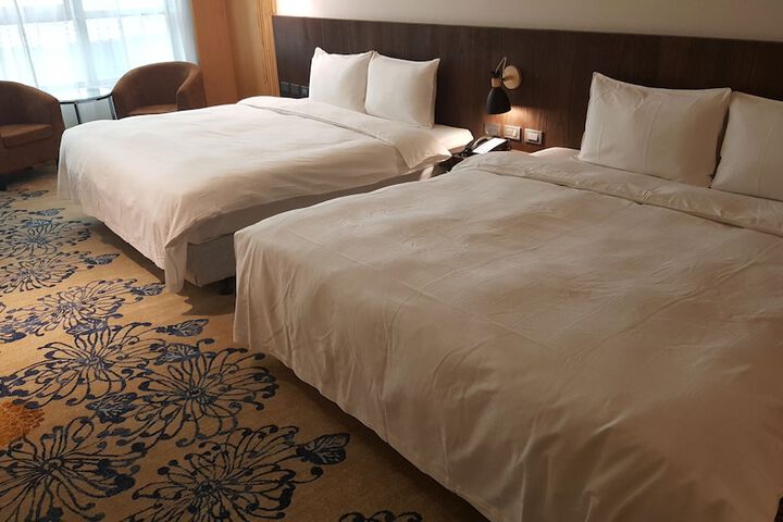 Room 12 of 42