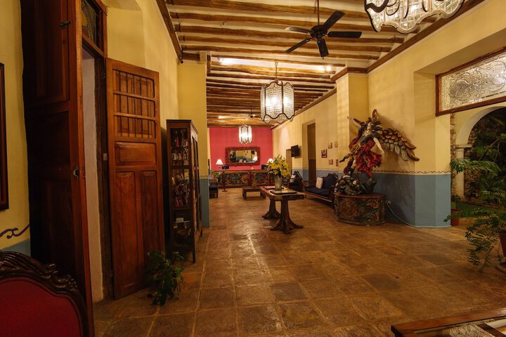 Entrance & Lobby
