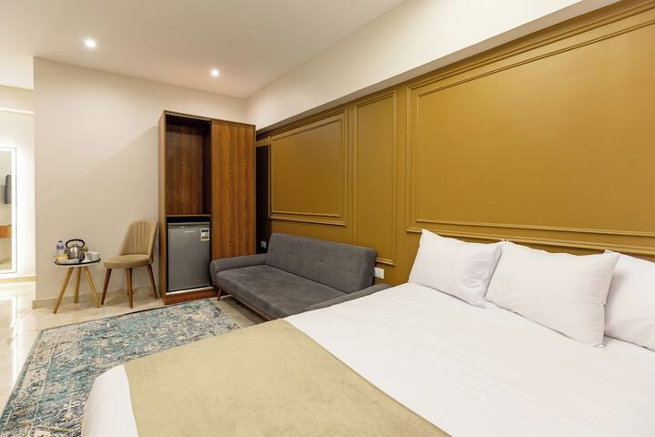 Room 35 of 74
