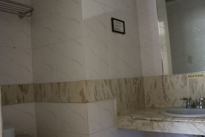 Room 9 of 26