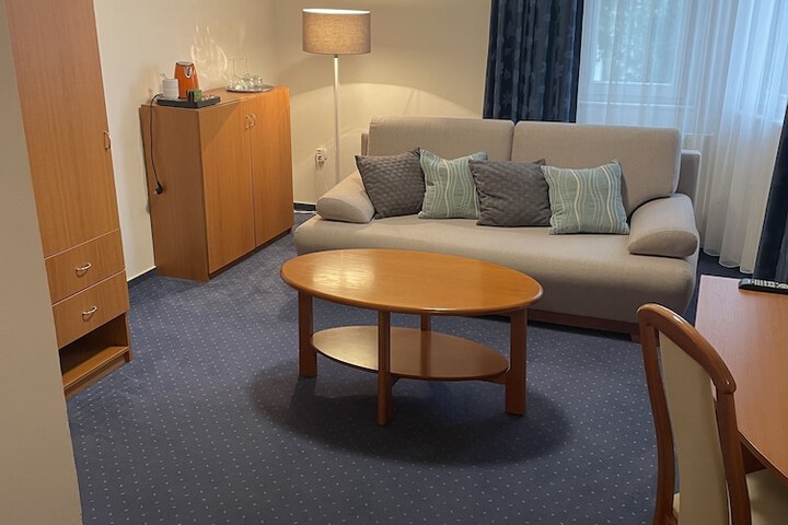 Room 53 of 86