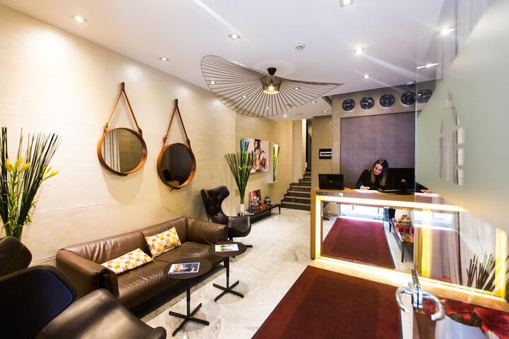 Entrance & Lobby