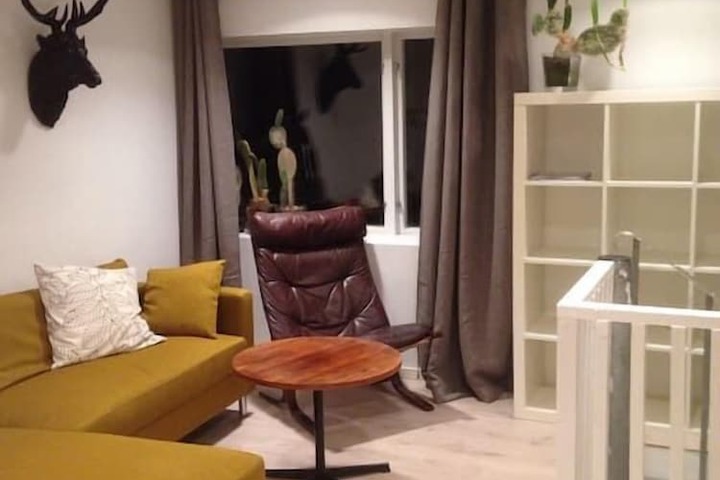 Room 6 of 15