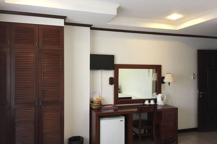 Room 19 of 39
