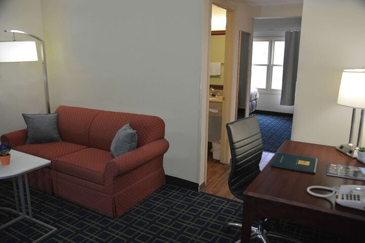 1 King Bed Suite (11 of 12)