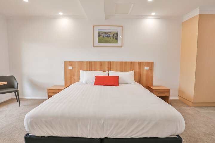 Room 4 of 37