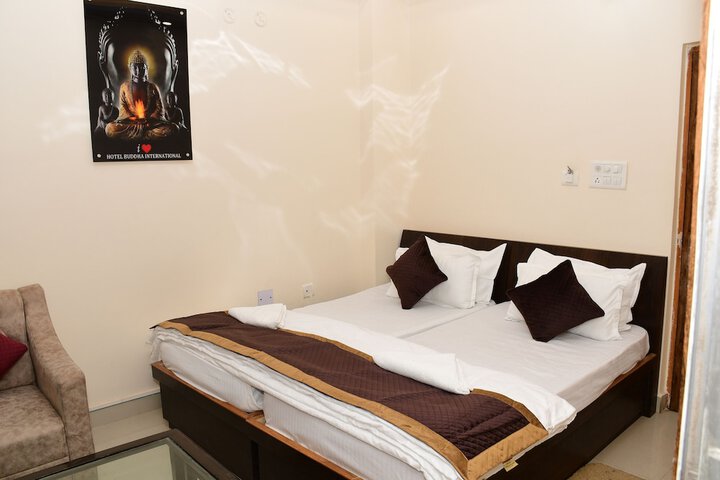 Room 8 of 73