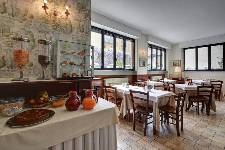 Breakfast area