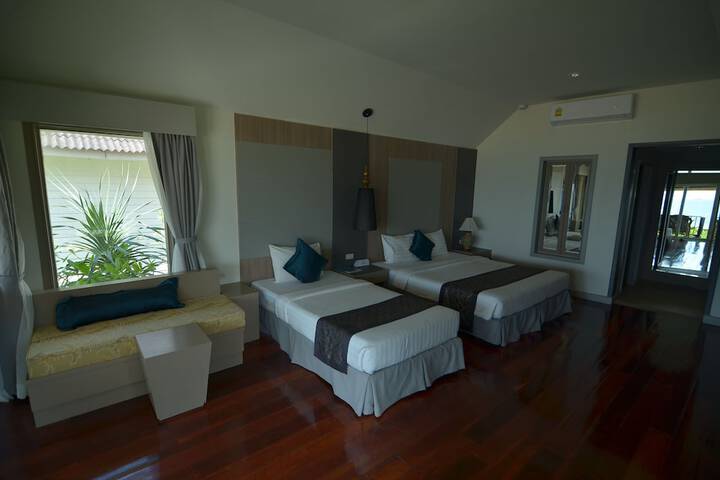 Room 16 of 82