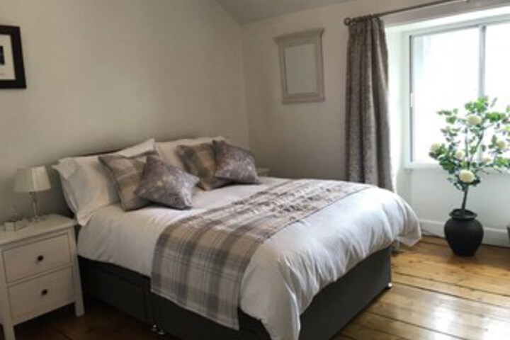 Room 9 of 15