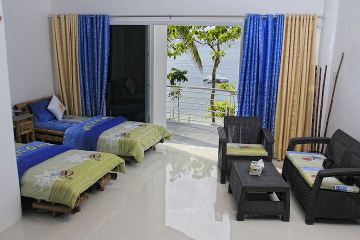 Room 4 of 63