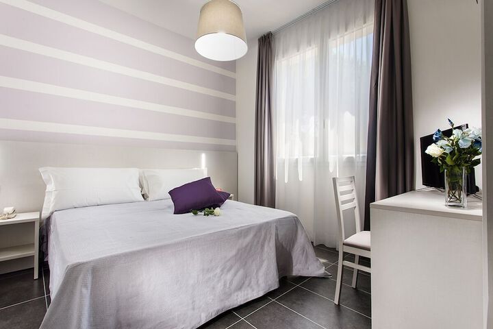 Room 8 of 44