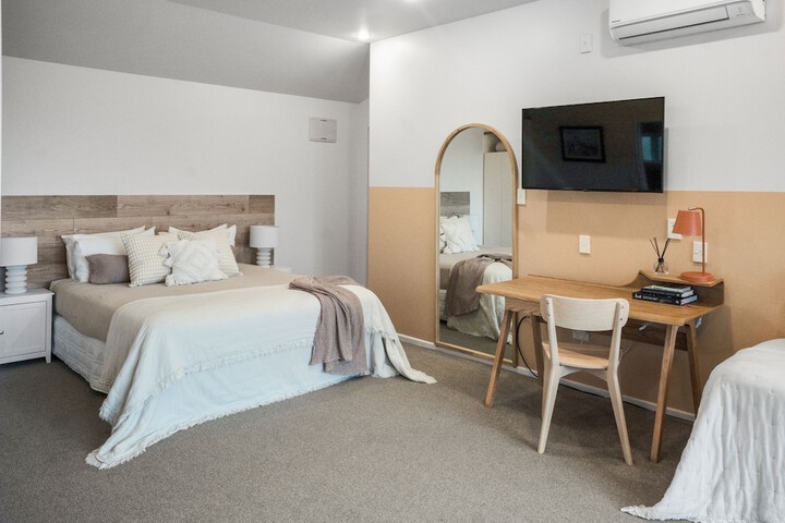 Room 11 of 73