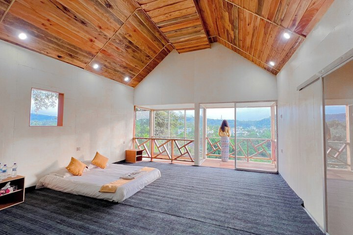 Room 2 of 22