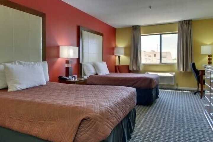 2 Double Beds (9 of 26)