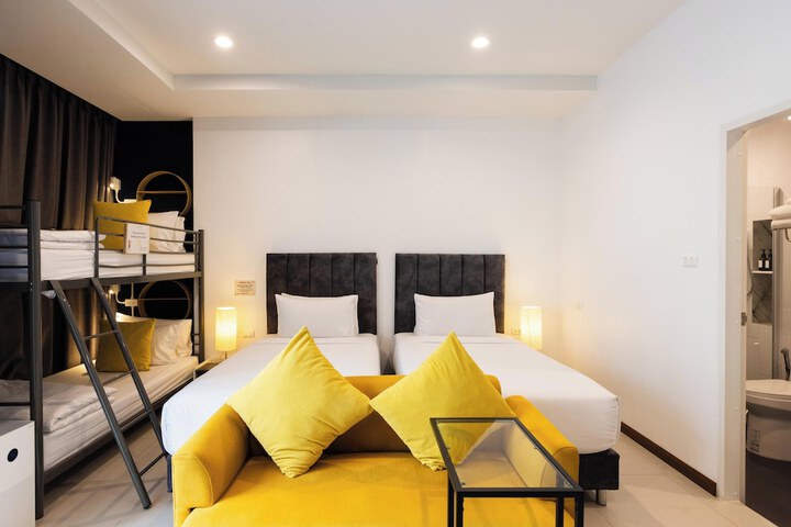 Room 85 of 257