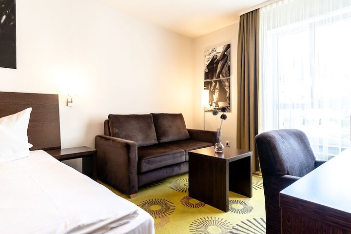 Room 6 of 40