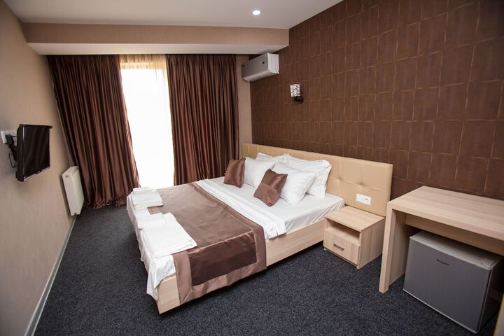 Room 6 of 45