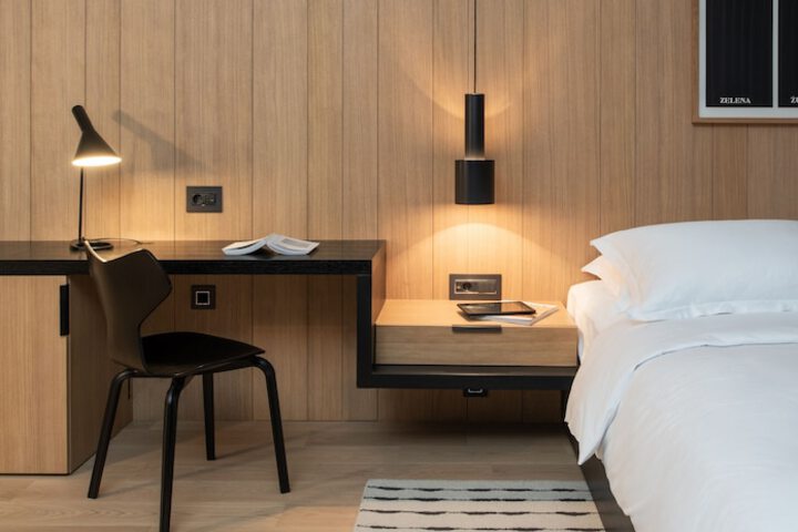 Room 12 of 64
