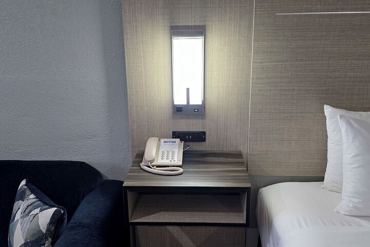 Room 16 of 73