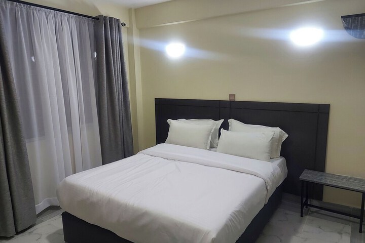 Room 13 of 30