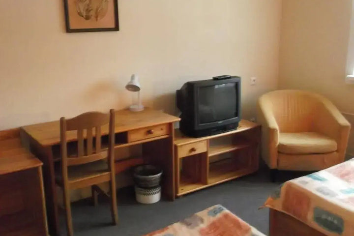 Room 5 of 20