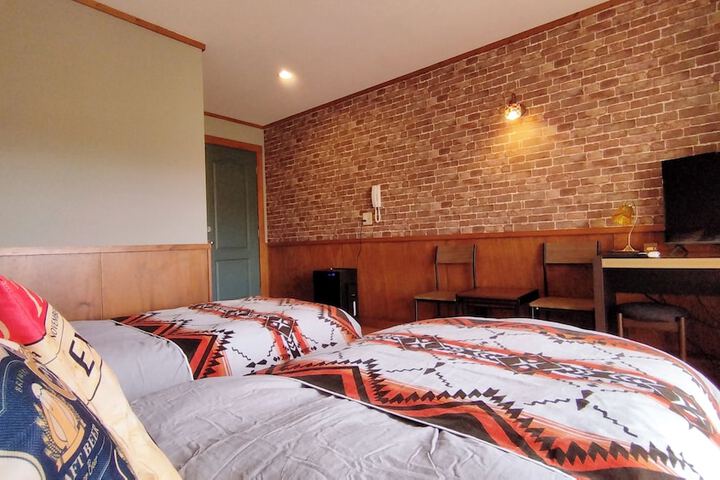 Room 6 of 61