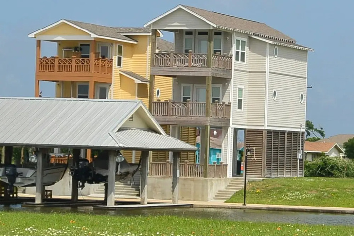 Image of Anchor House by RedAwning