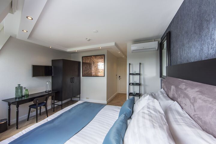 Room 7 of 40