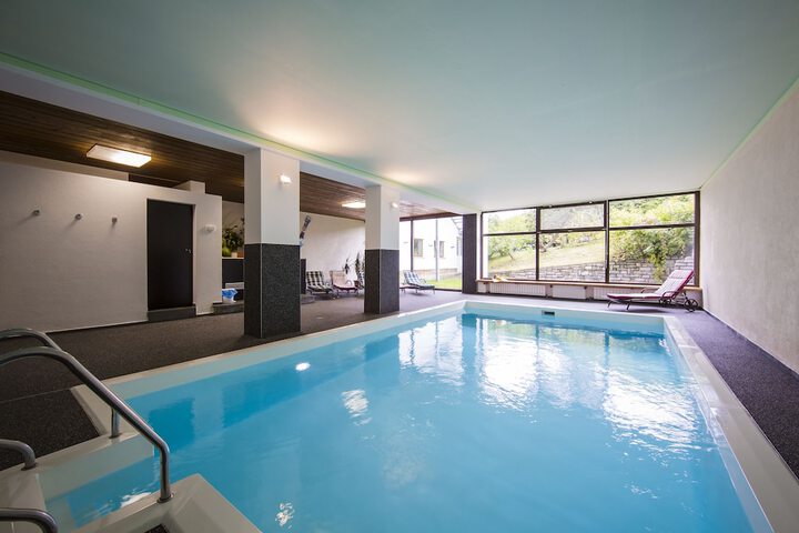 Pool 31 of 57