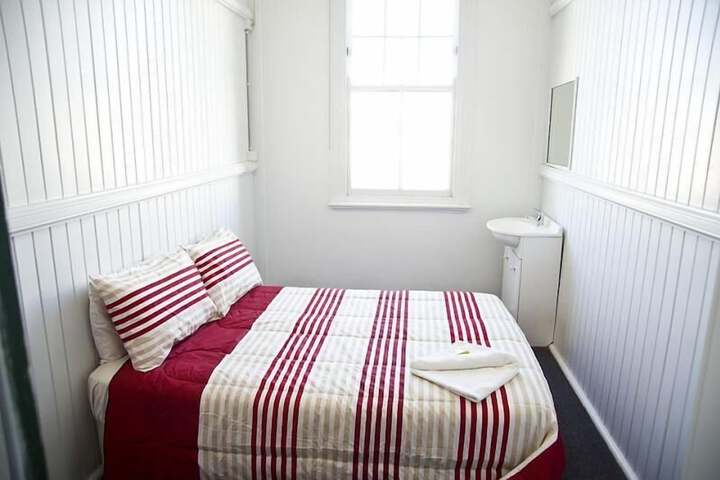 Room 2 of 35