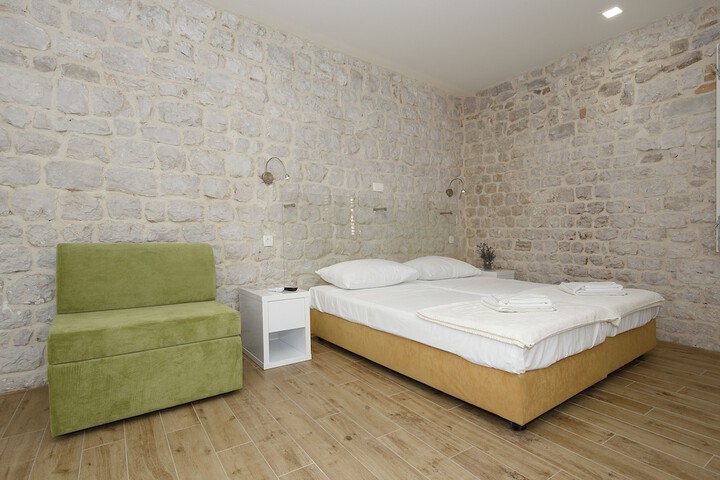 Room 7 of 39