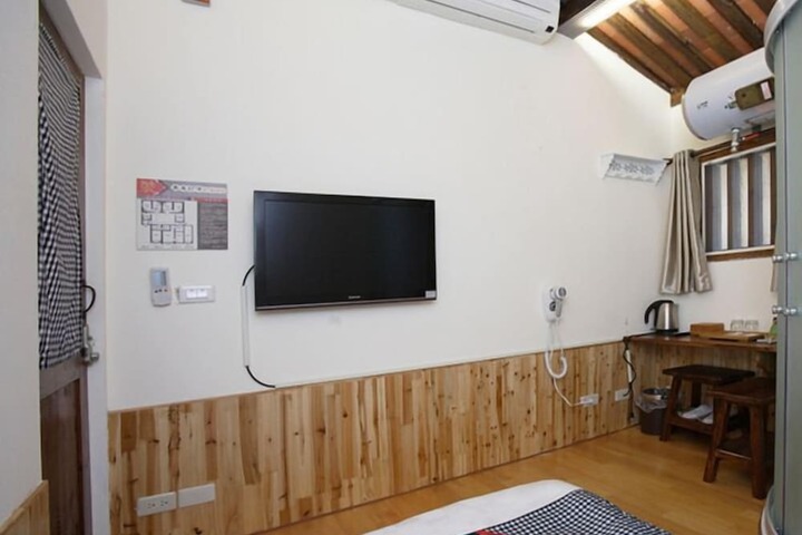 Room 11 of 15