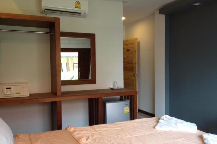 Room 8 of 41