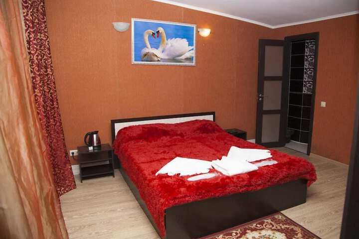 Room 12 of 28
