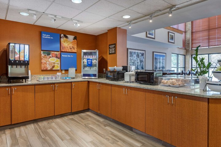 Comfort Inn Okemos East Lansing Okemos | Bookonline.com