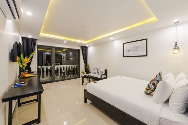 Room 8 of 143
