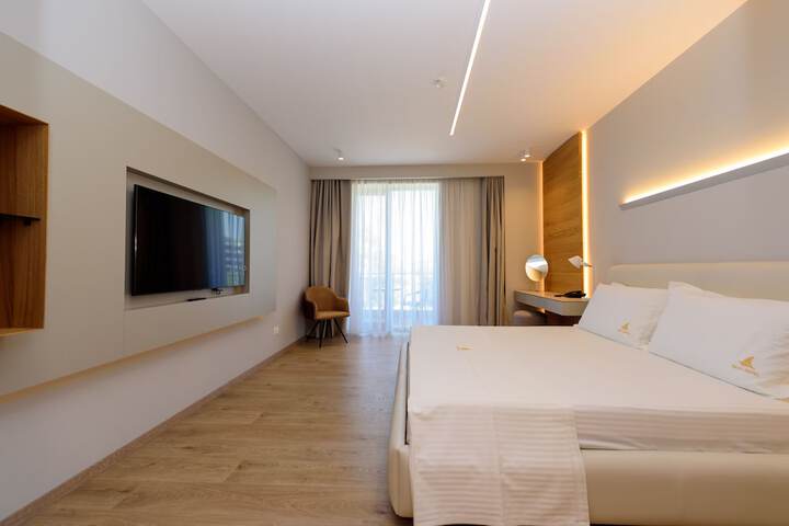 Room 3 of 35
