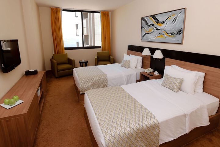 Room 3 of 27