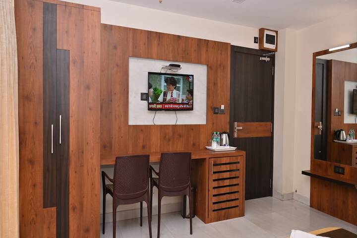 Room 18 of 114