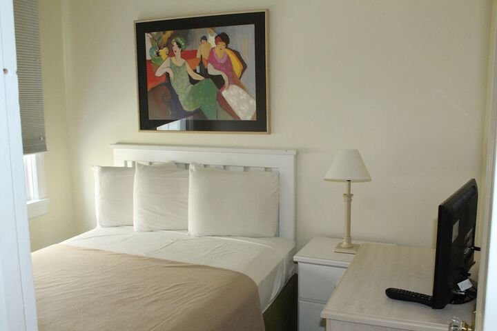 Room 4 of 58