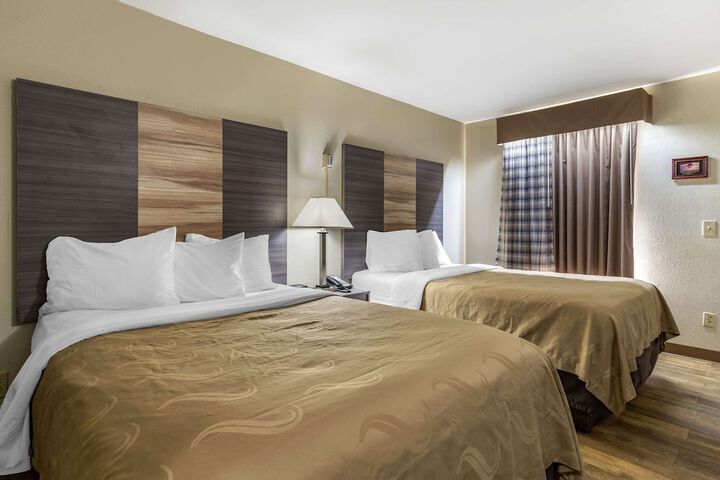 2 Double Beds (7 of 12)